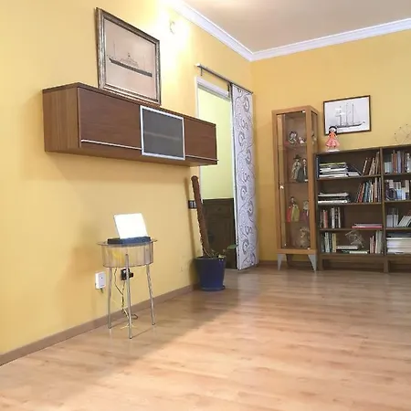 Muy Cetrico, Amplio Y Entre Dos Playas *